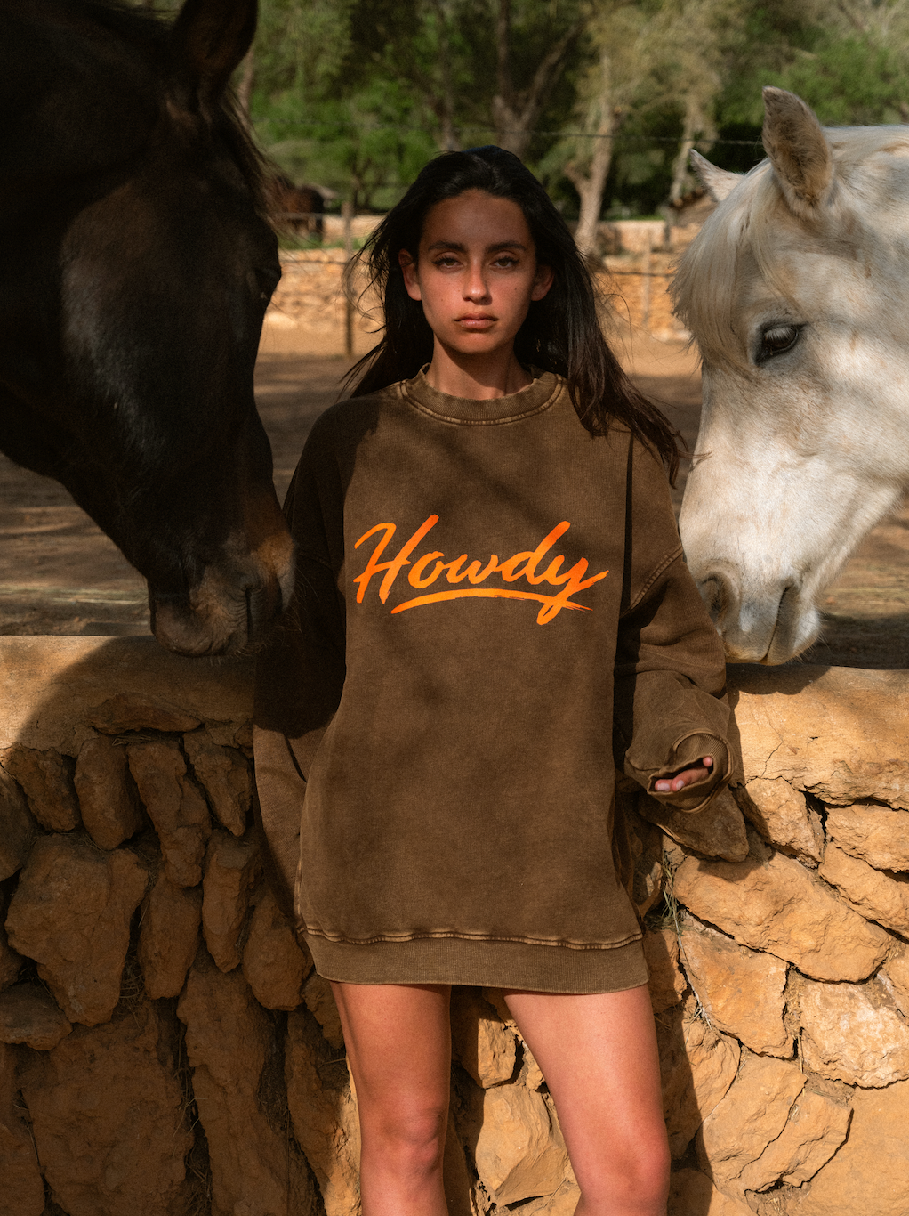 HOWDY SWEATSHIRT