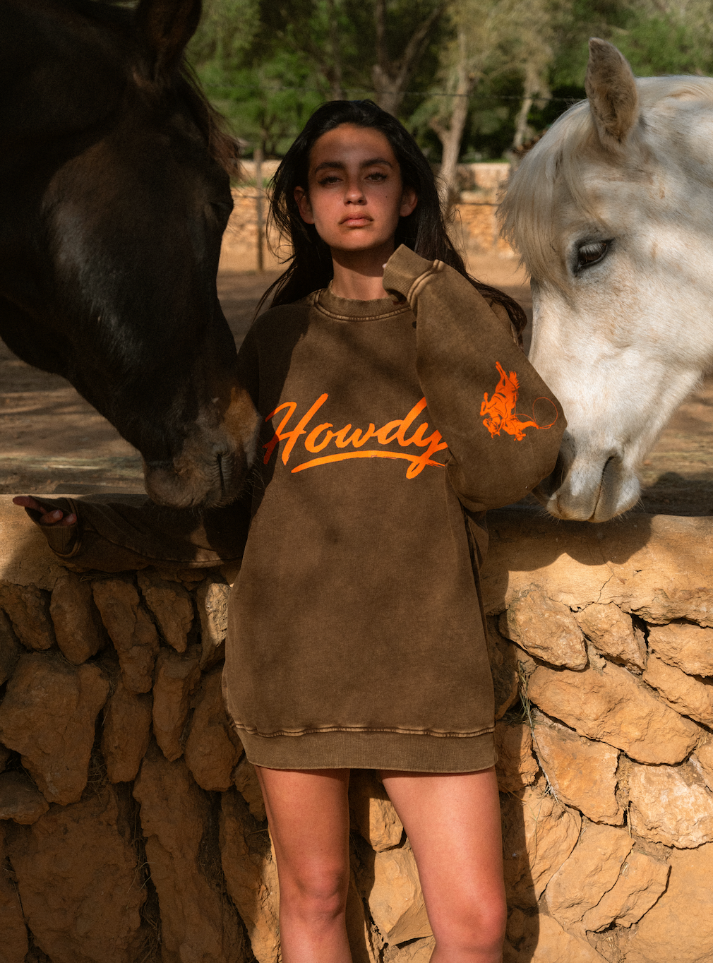 HOWDY SWEATSHIRT