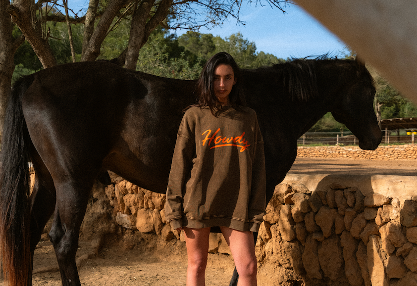 HOWDY SWEATSHIRT